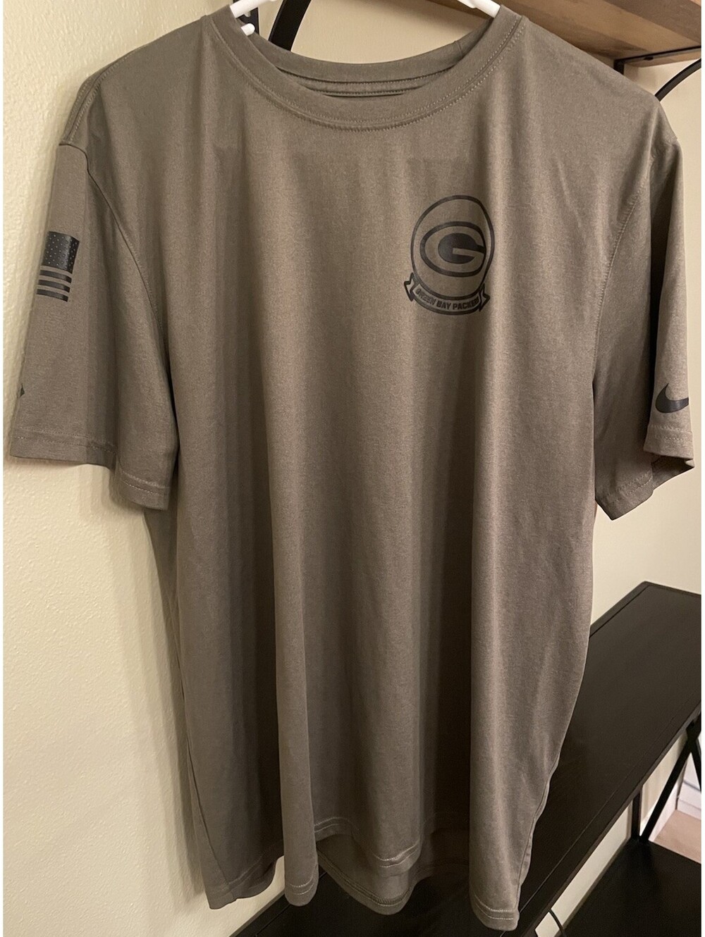 Men’s Nike Green Bay Packers Salute To Service Dri-Fit T-Shirt Size Large